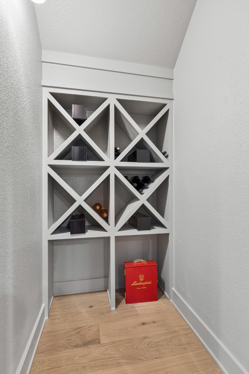 Wine closet