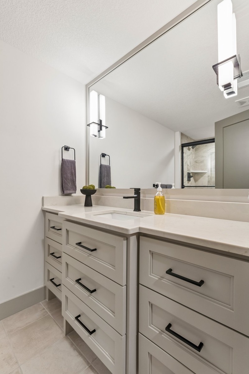 Lower-level bath